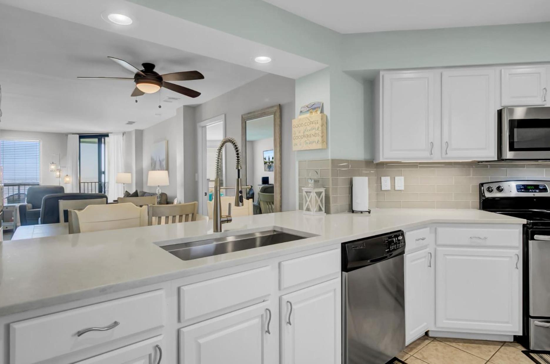307 Summerhouse by AvantStay Oceanfront View Shared Pool