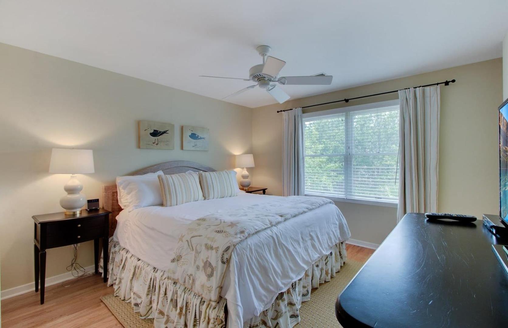 73 Grand Pavilion by AvantStay Corner Lot Porch