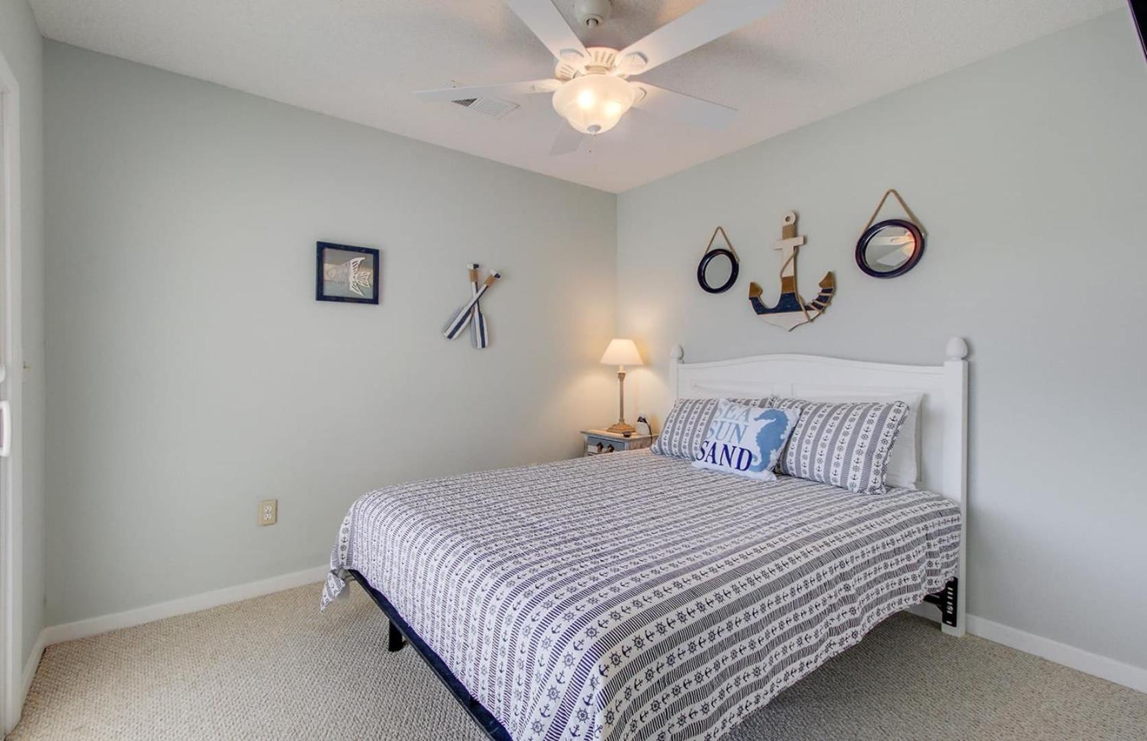 72 Pelican Bay AvantStay Community Pool Decks