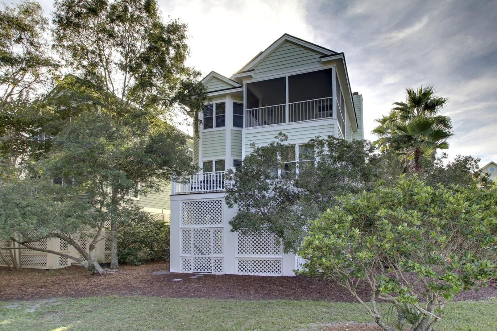 73 Grand Pavilion by AvantStay Corner Lot Porch
