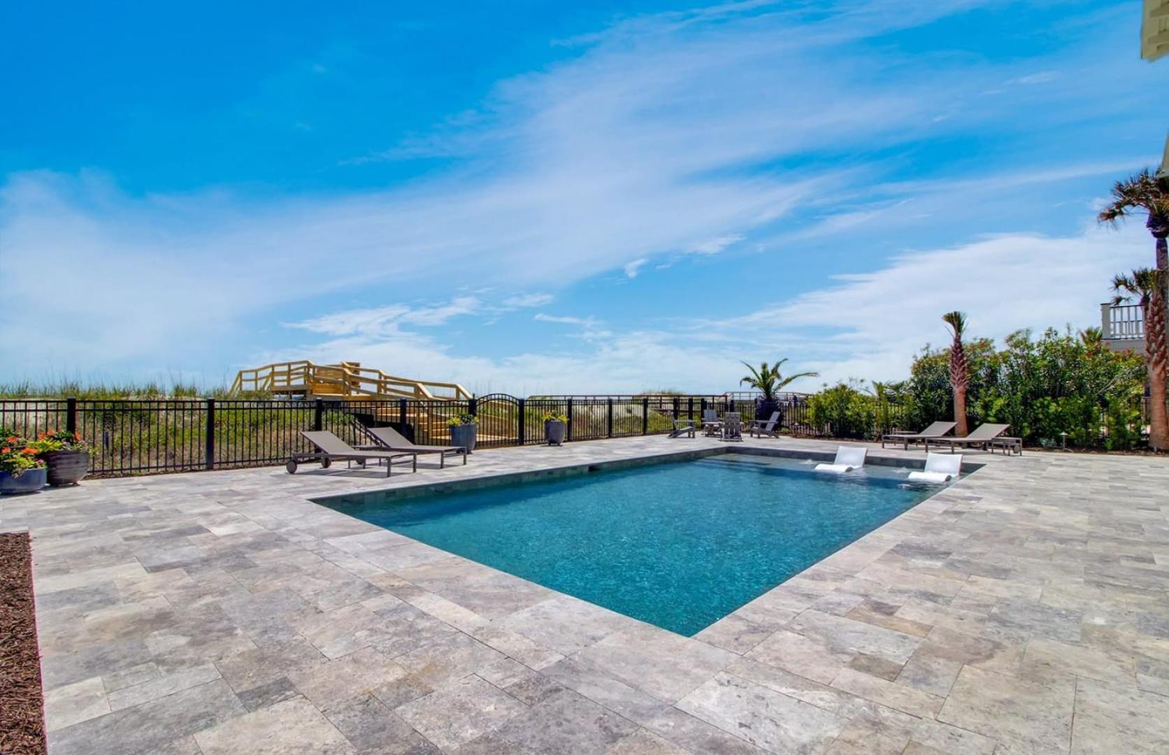 710 Ocean Boulevard AvantStay Oceanfront Private Pool Rooftop Deck