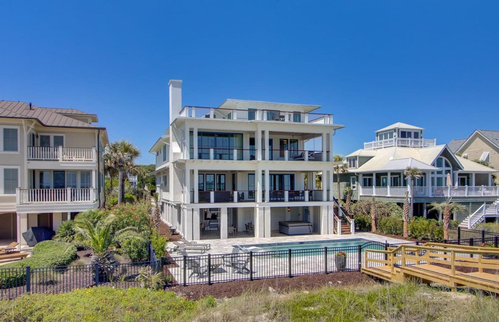 710 Ocean Boulevard AvantStay Oceanfront Private Pool Rooftop Deck
