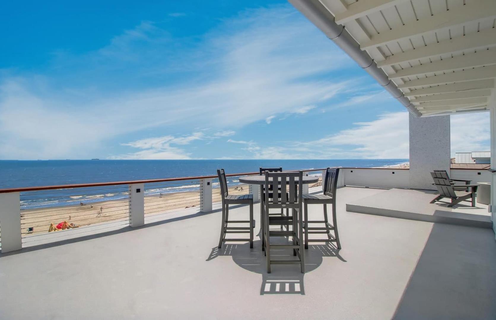 710 Ocean Boulevard AvantStay Oceanfront Private Pool Rooftop Deck