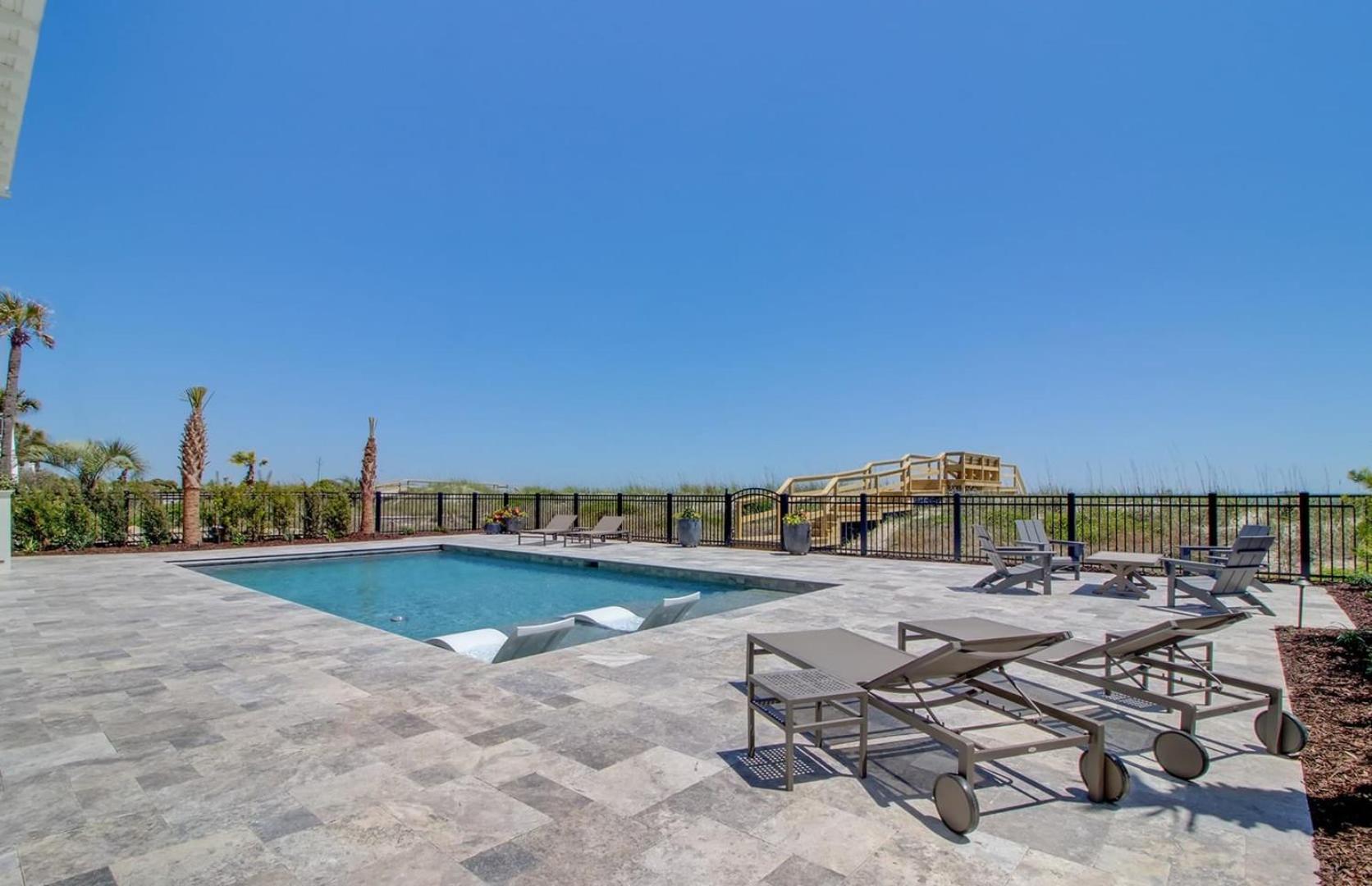 710 Ocean Boulevard AvantStay Oceanfront Private Pool Rooftop Deck
