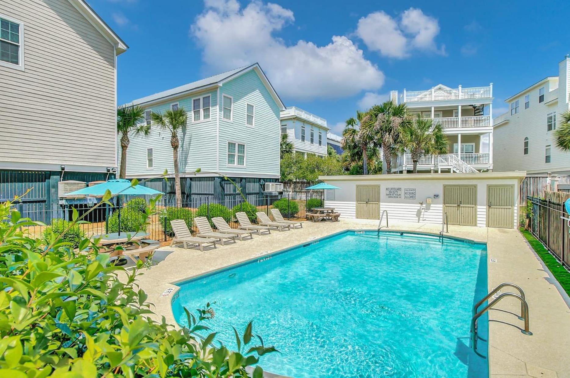 6 10th Avenue by AvantStay Steps to the Beach Pool 2691 sqft