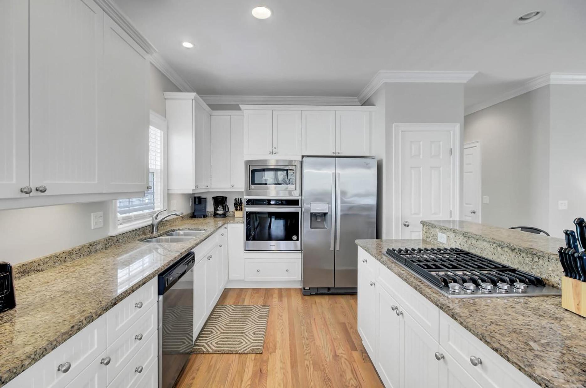 6 10th Avenue by AvantStay Steps to the Beach Pool 2691 sqft