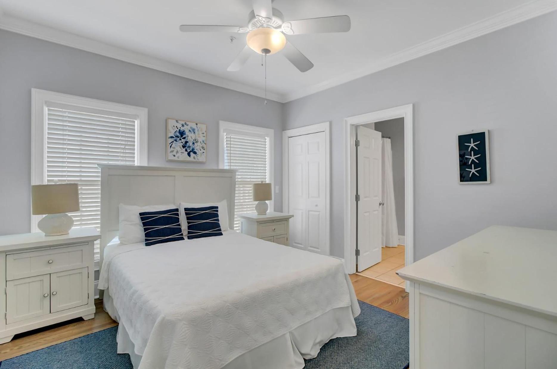 6 10th Avenue by AvantStay Steps to the Beach Pool 2691 sqft