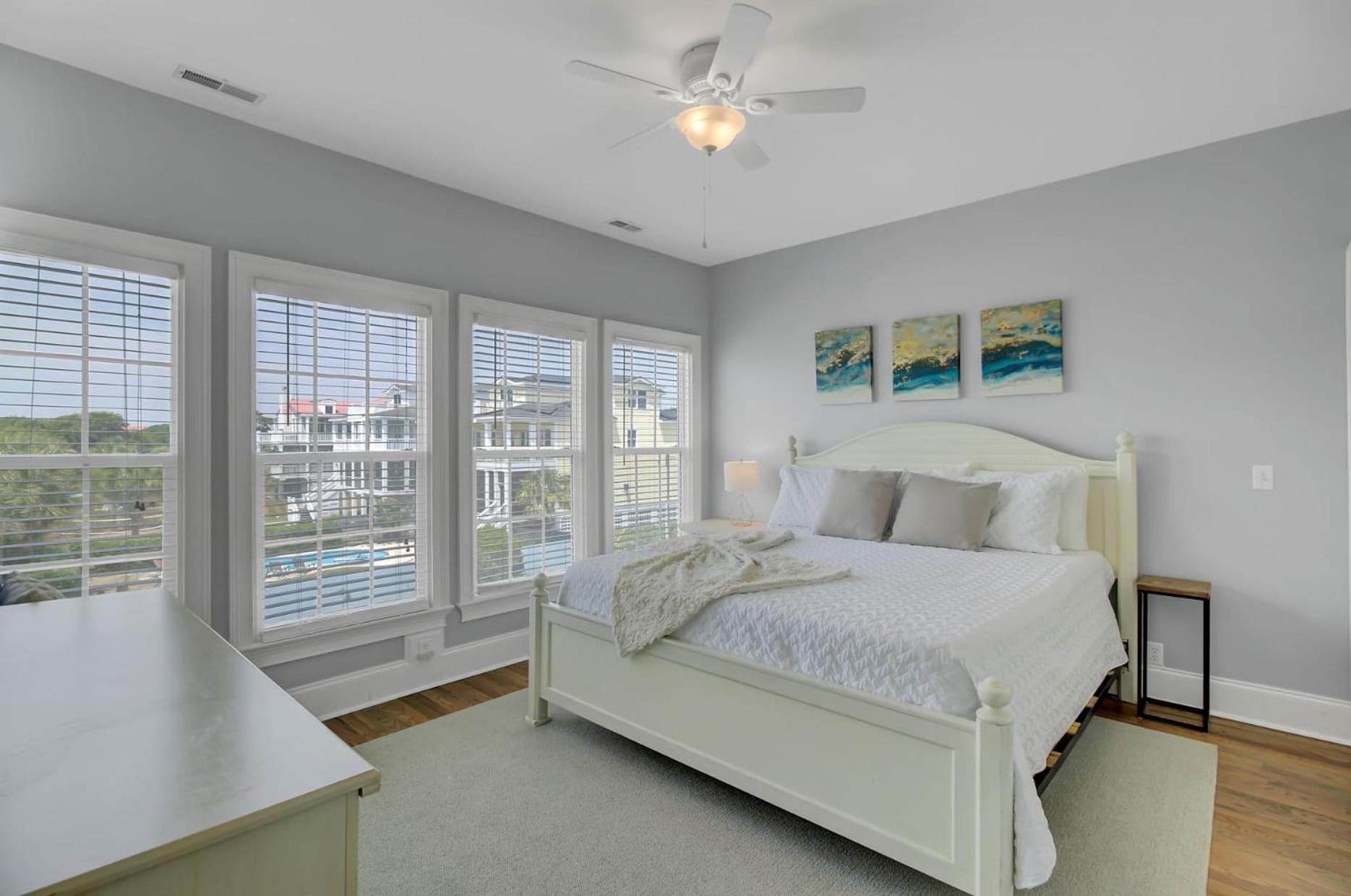 6 10th Avenue by AvantStay Steps to the Beach Pool 2691 sqft