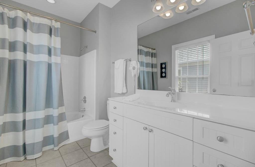 6 10th Avenue by AvantStay Steps to the Beach Pool 2691 sqft