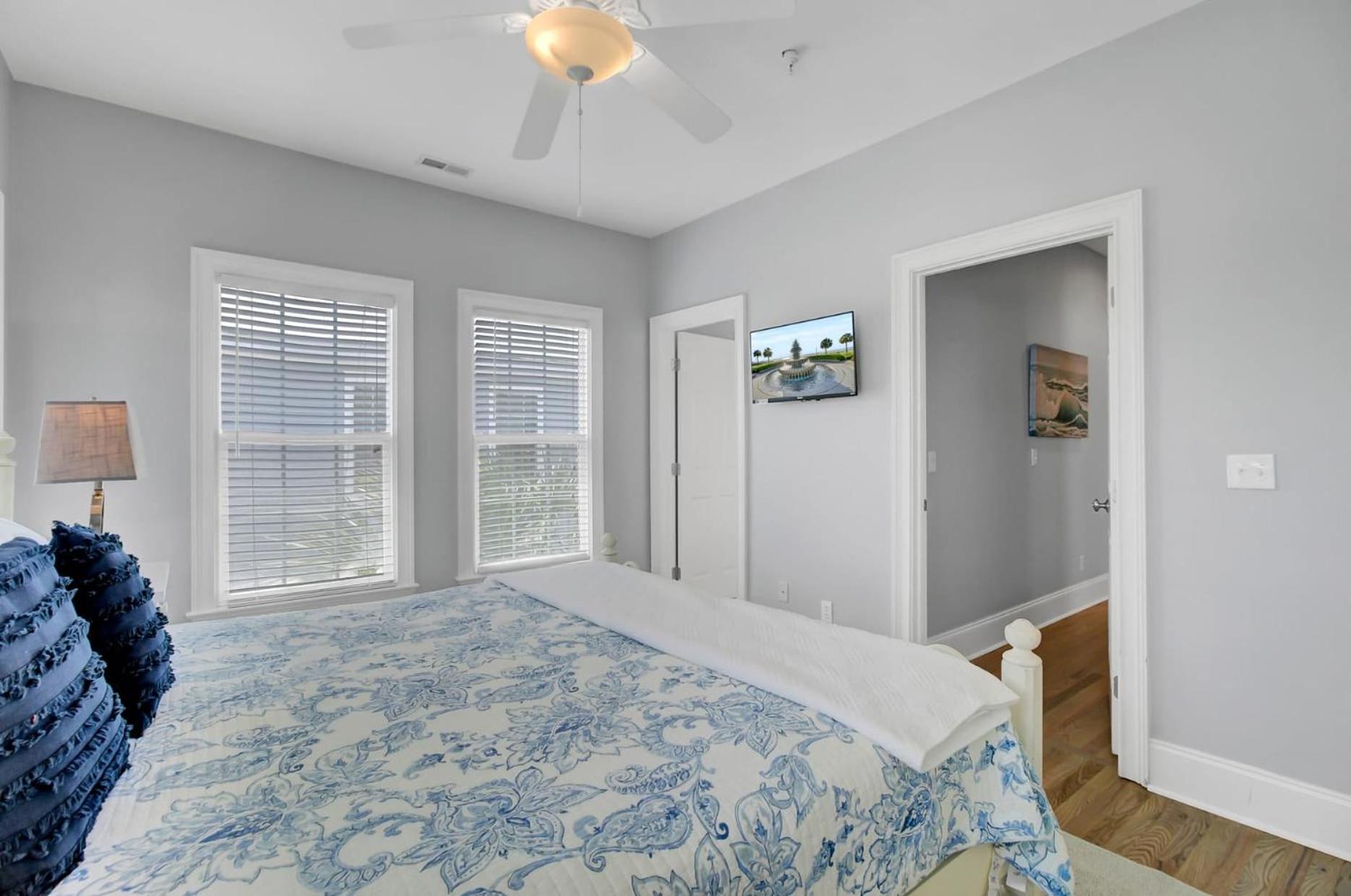 6 10th Avenue by AvantStay Steps to the Beach Pool 2691 sqft