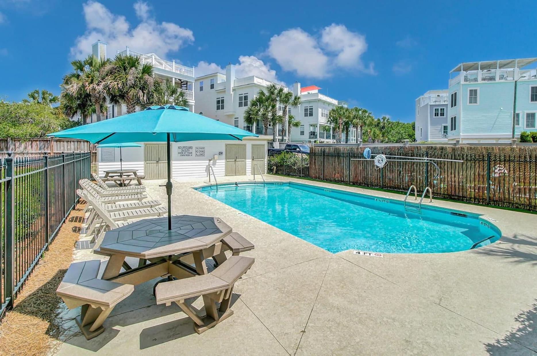 6 10th Avenue by AvantStay Steps to the Beach Pool 2691 sqft