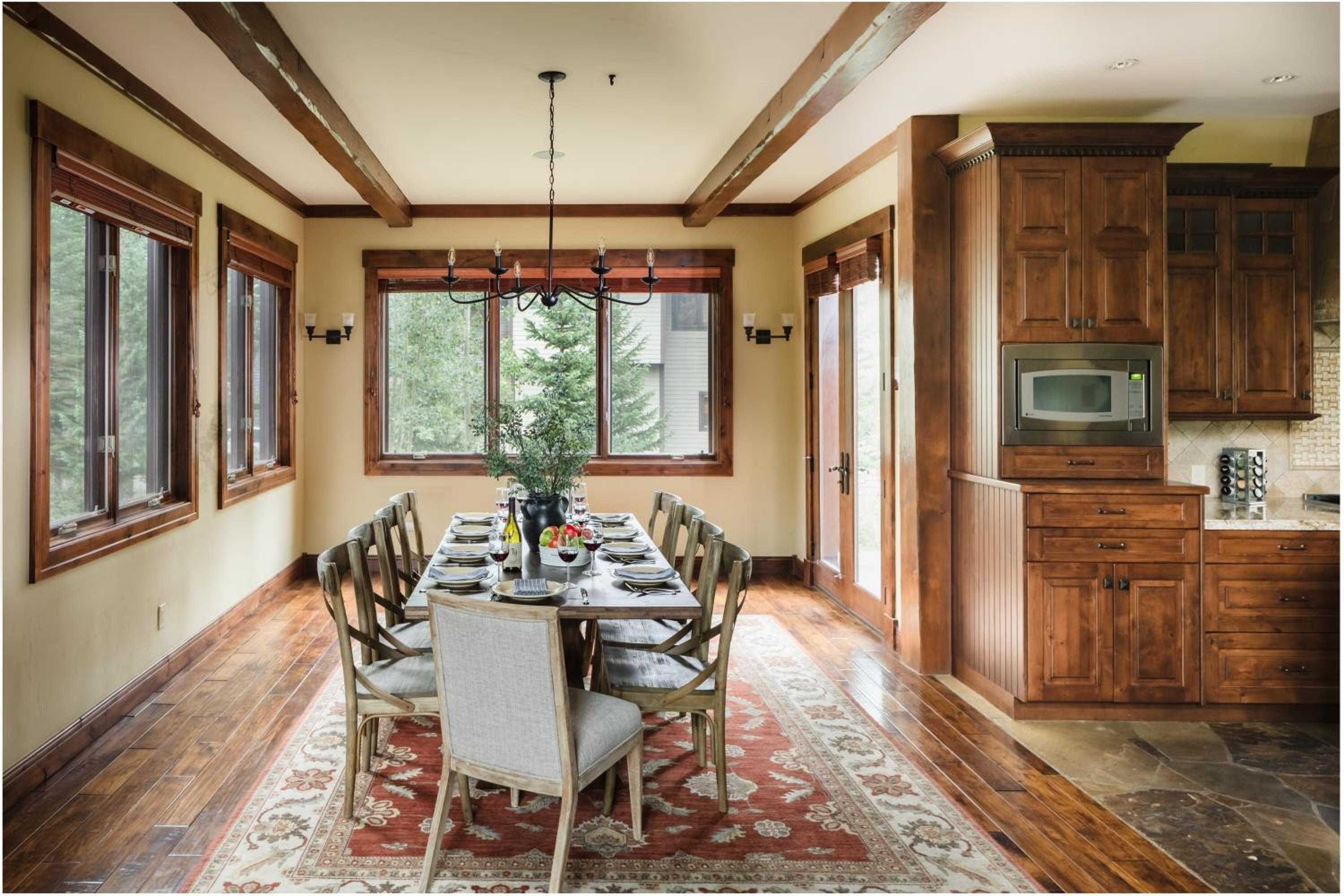Peak 8 by AvantStay Spacious Modern Cabin w Hot Tub Views