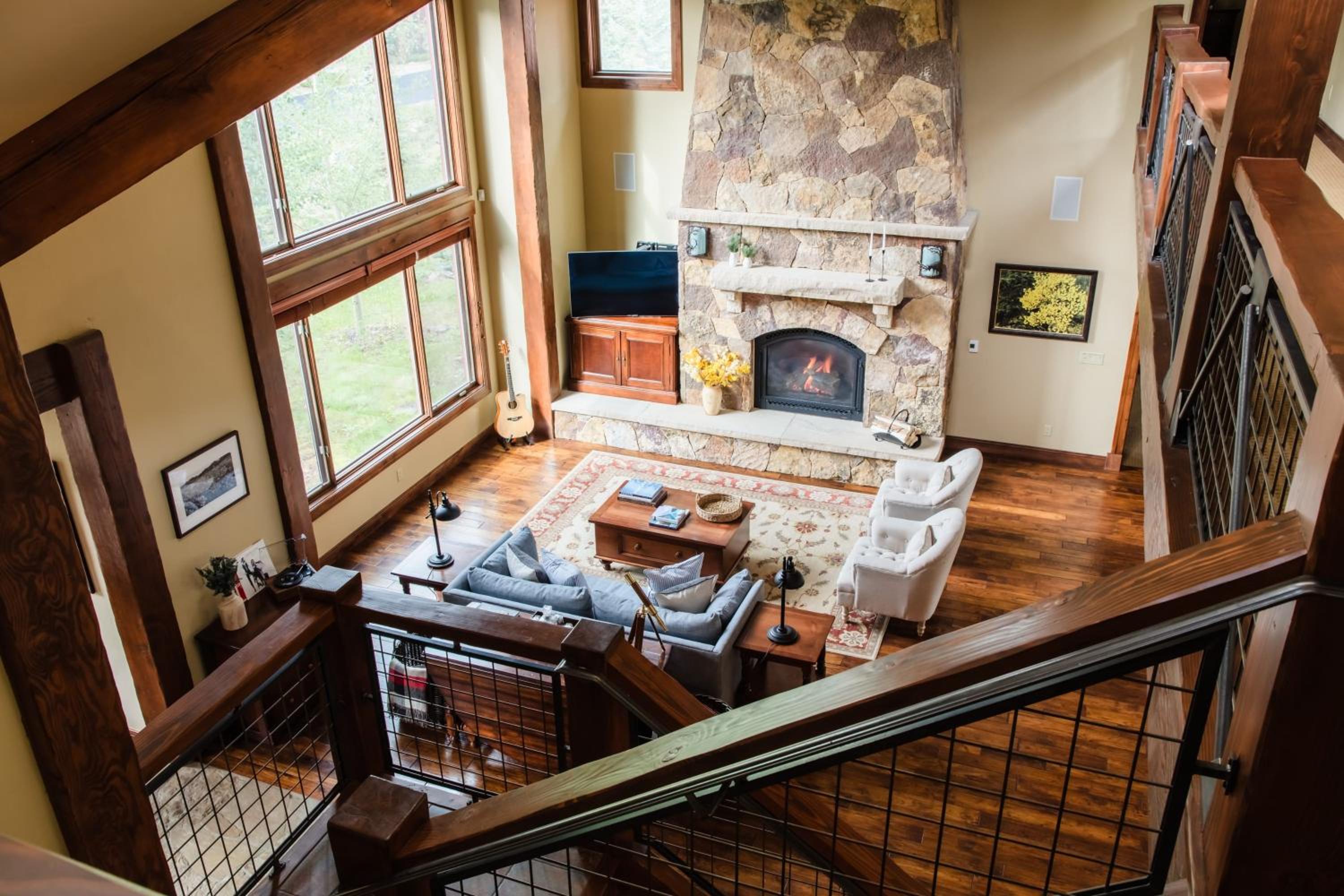 Peak 8 by AvantStay Spacious Modern Cabin w Hot Tub Views