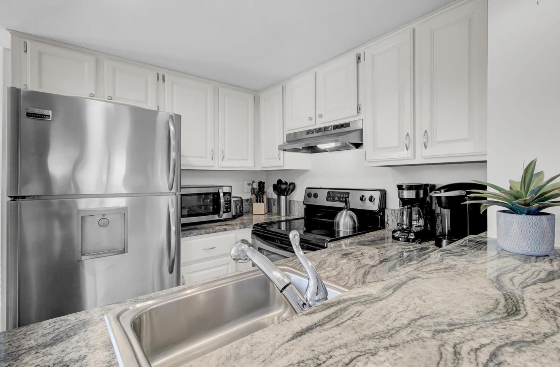 202 D Port O Call by AvantStay Beach Condo