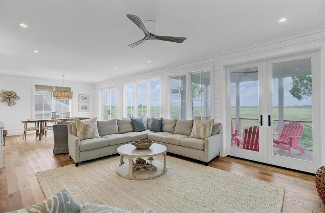 17 Marsh Island Lane by AvantStay Modern Home w Amazing Views