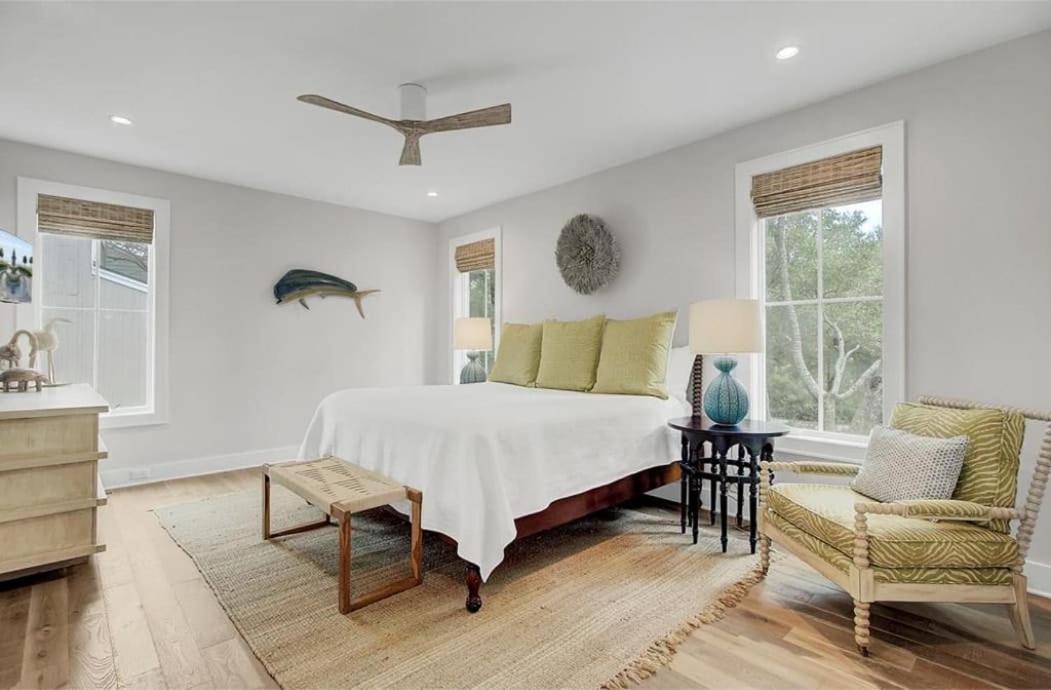 17 Marsh Island Lane by AvantStay Modern Home w Amazing Views