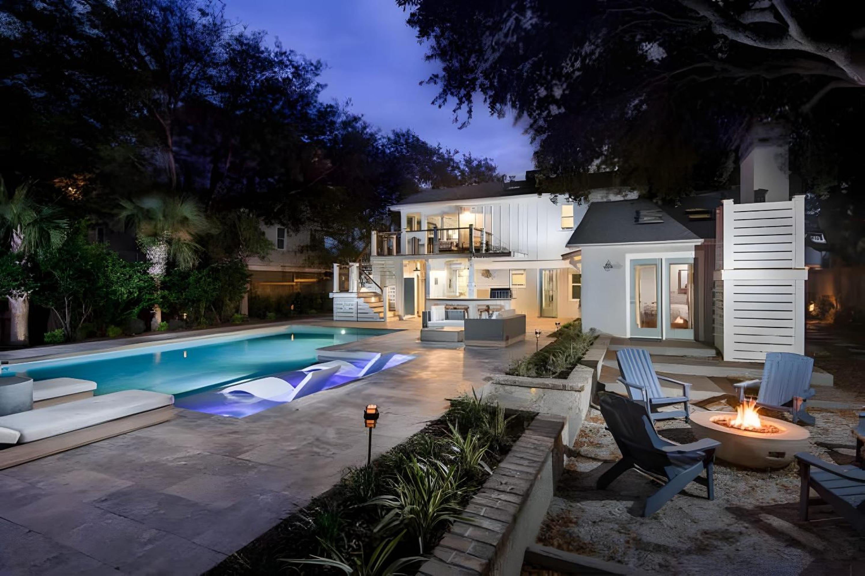 3405 Cameron by AvantStay Pool Outdoor Kitchen