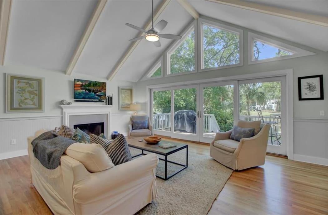 19 Oyster Row by AvantStay Lakefront Home w Golf Course Views