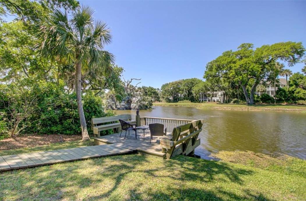 19 Oyster Row by AvantStay Lakefront Home w Golf Course Views