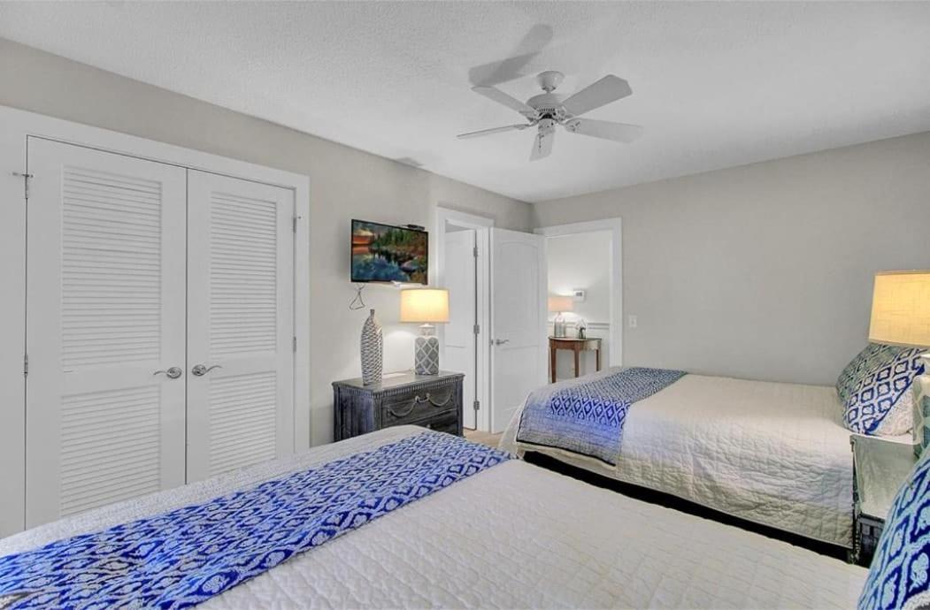 19 Oyster Row by AvantStay Lakefront Home w Golf Course Views