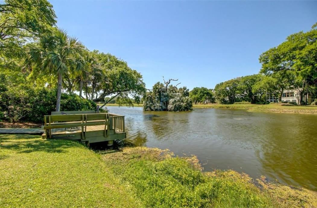 19 Oyster Row by AvantStay Lakefront Home w Golf Course Views