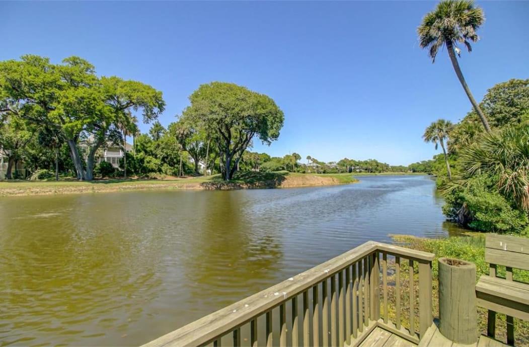 19 Oyster Row by AvantStay Lakefront Home w Golf Course Views