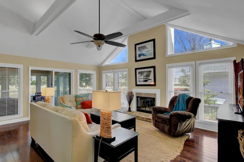 15 Lake Village by AvantStay Golf Course Lagoon Views
