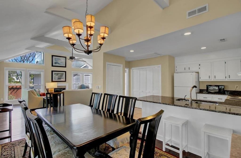 15 Lake Village by AvantStay Golf Course Lagoon Views