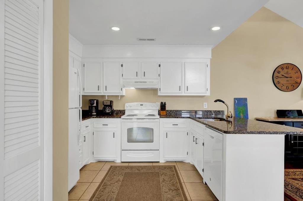 15 Lake Village by AvantStay Golf Course Lagoon Views