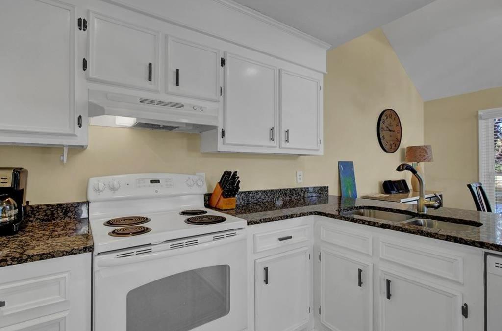 15 Lake Village by AvantStay Golf Course Lagoon Views
