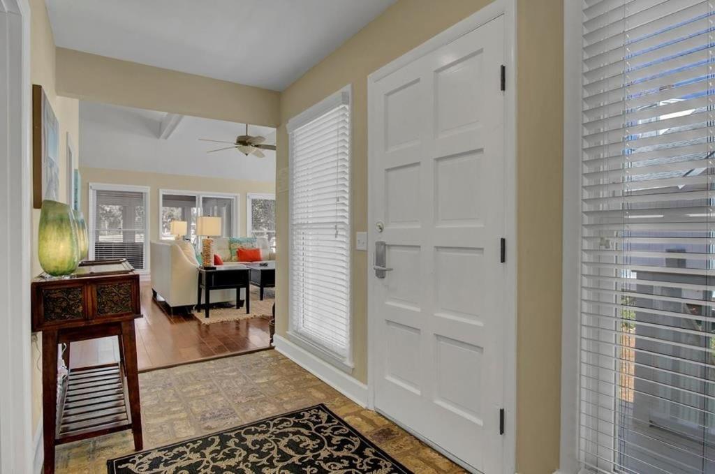 15 Lake Village by AvantStay Golf Course Lagoon Views