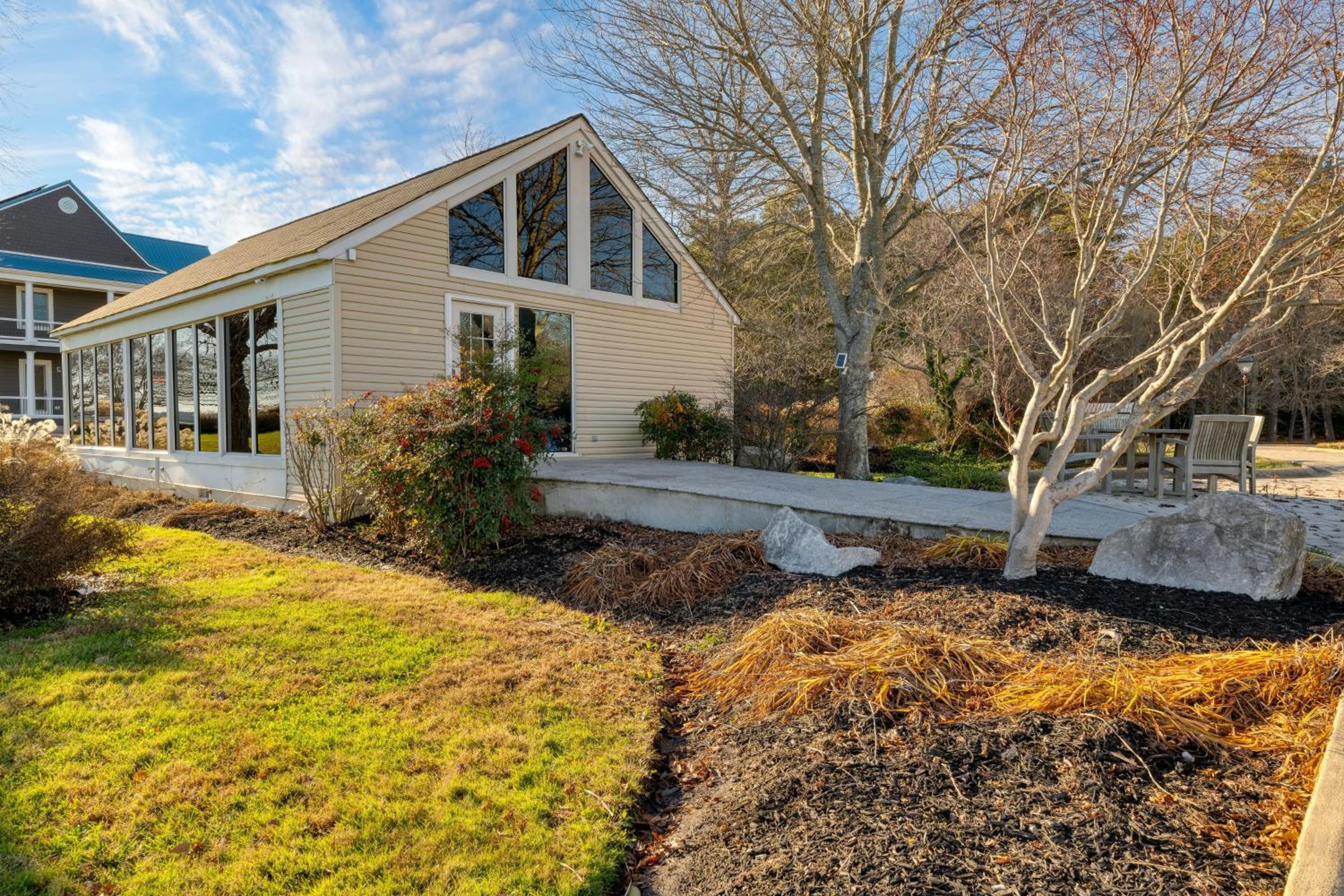 Bay Estate Luxe Waterfront Home w Private Pier MainGuest House Bay Views