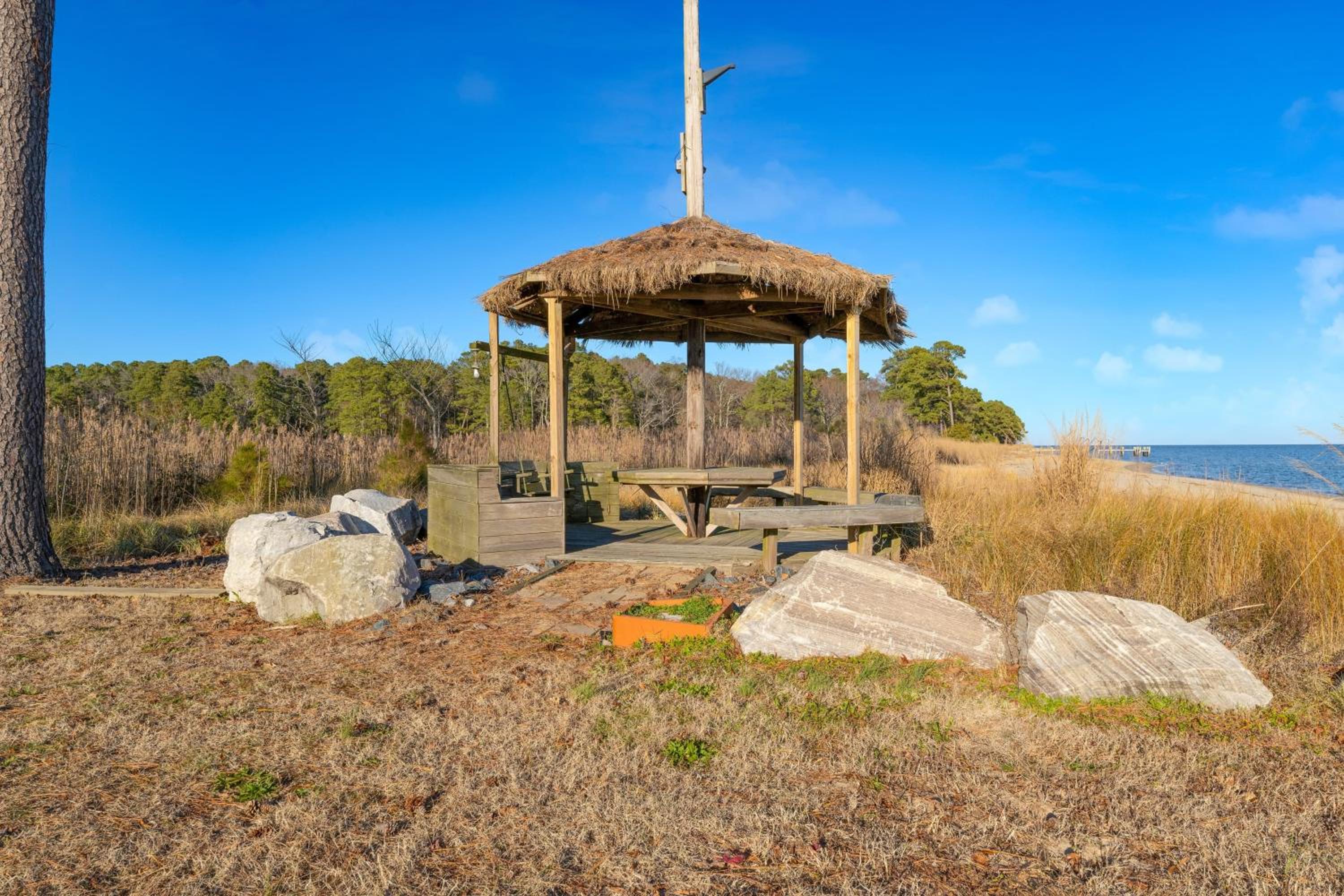 Bay Estate Luxe Waterfront Home w Private Pier MainGuest House Bay Views