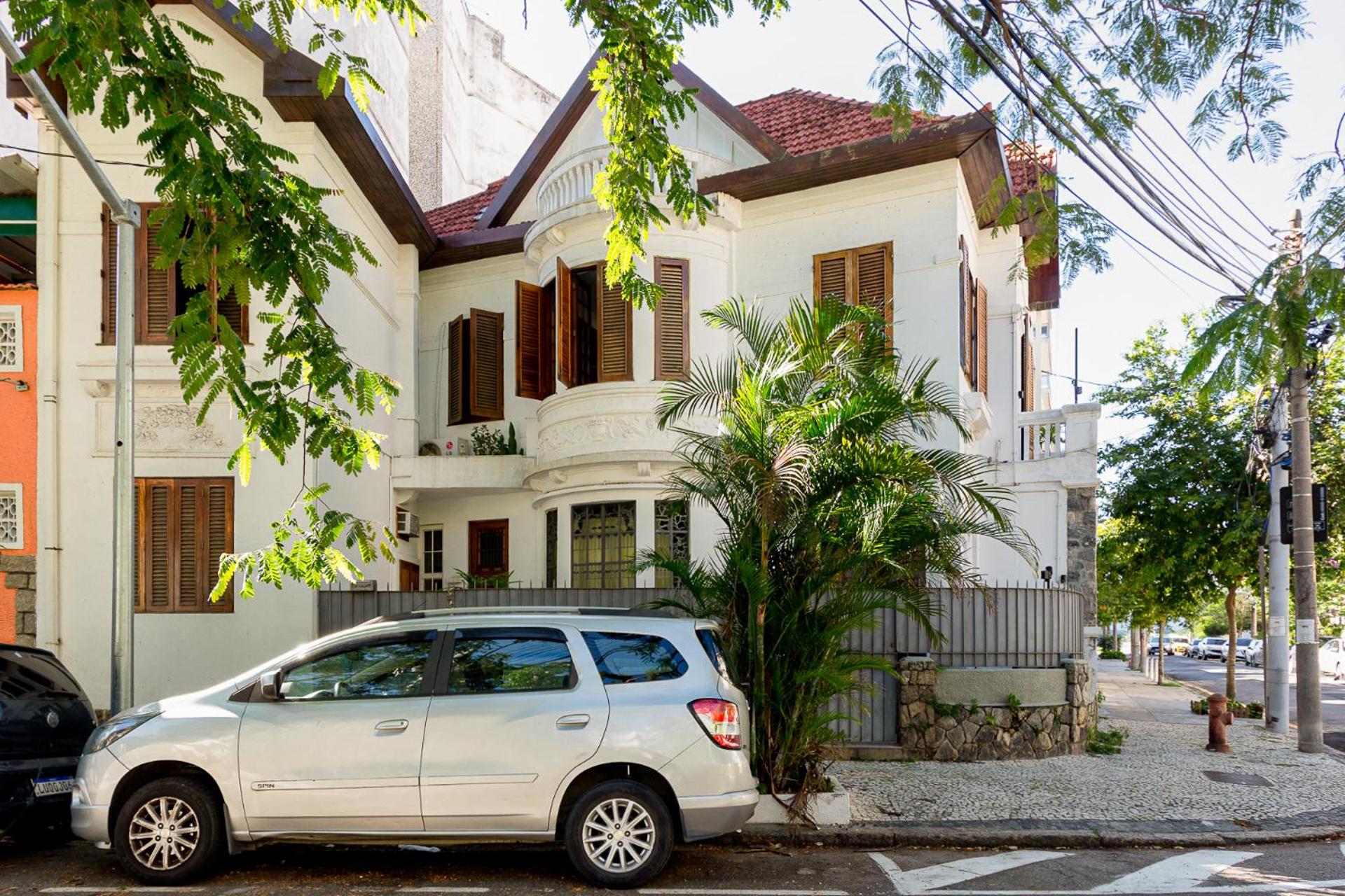 Casa Elegante no pé do Pão de Açúcar - Urca - Tranquilidade e Sossego
