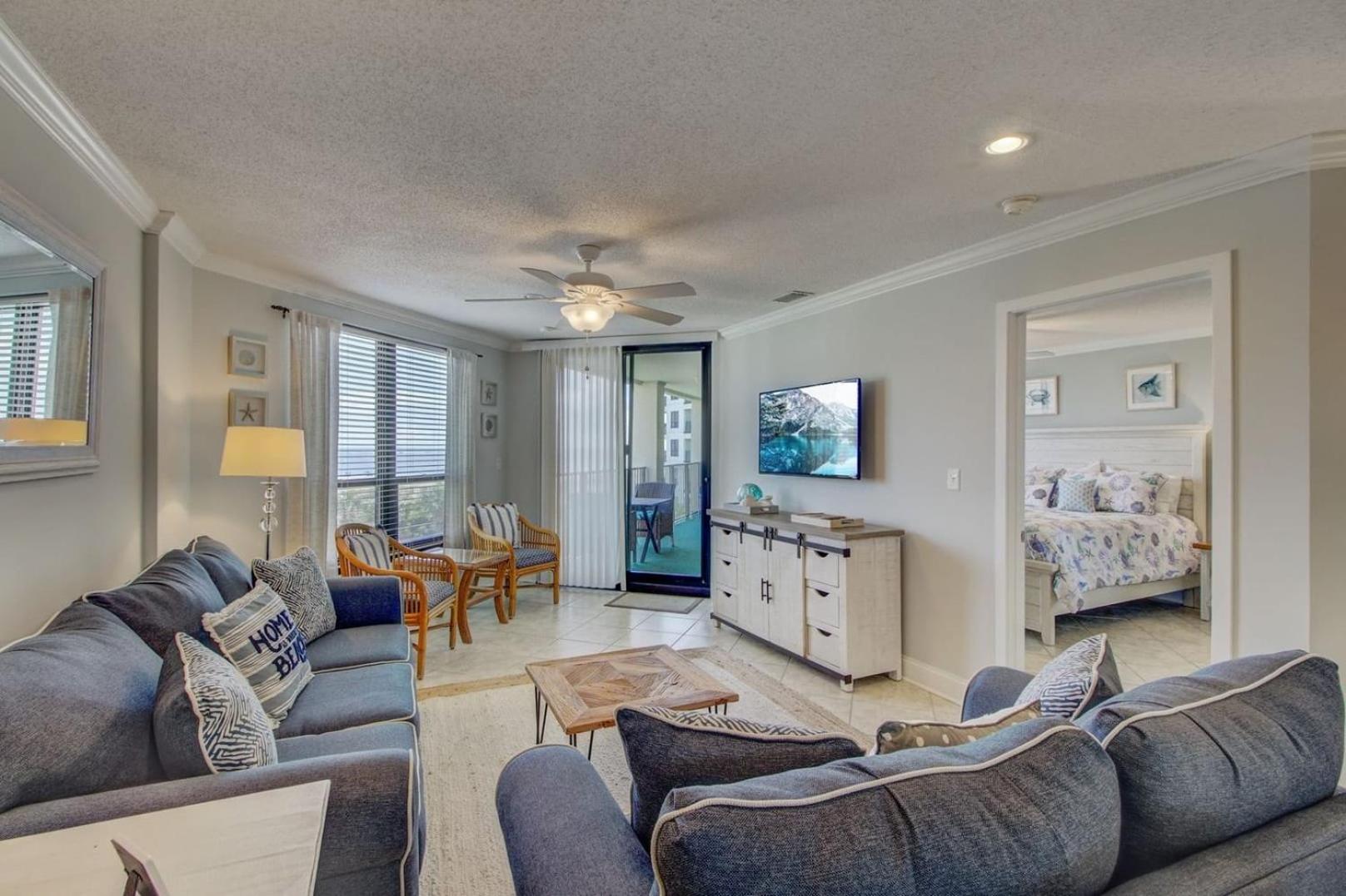 308 Summerhouse by AvantStay Oceanview Condo w Community Pool Access