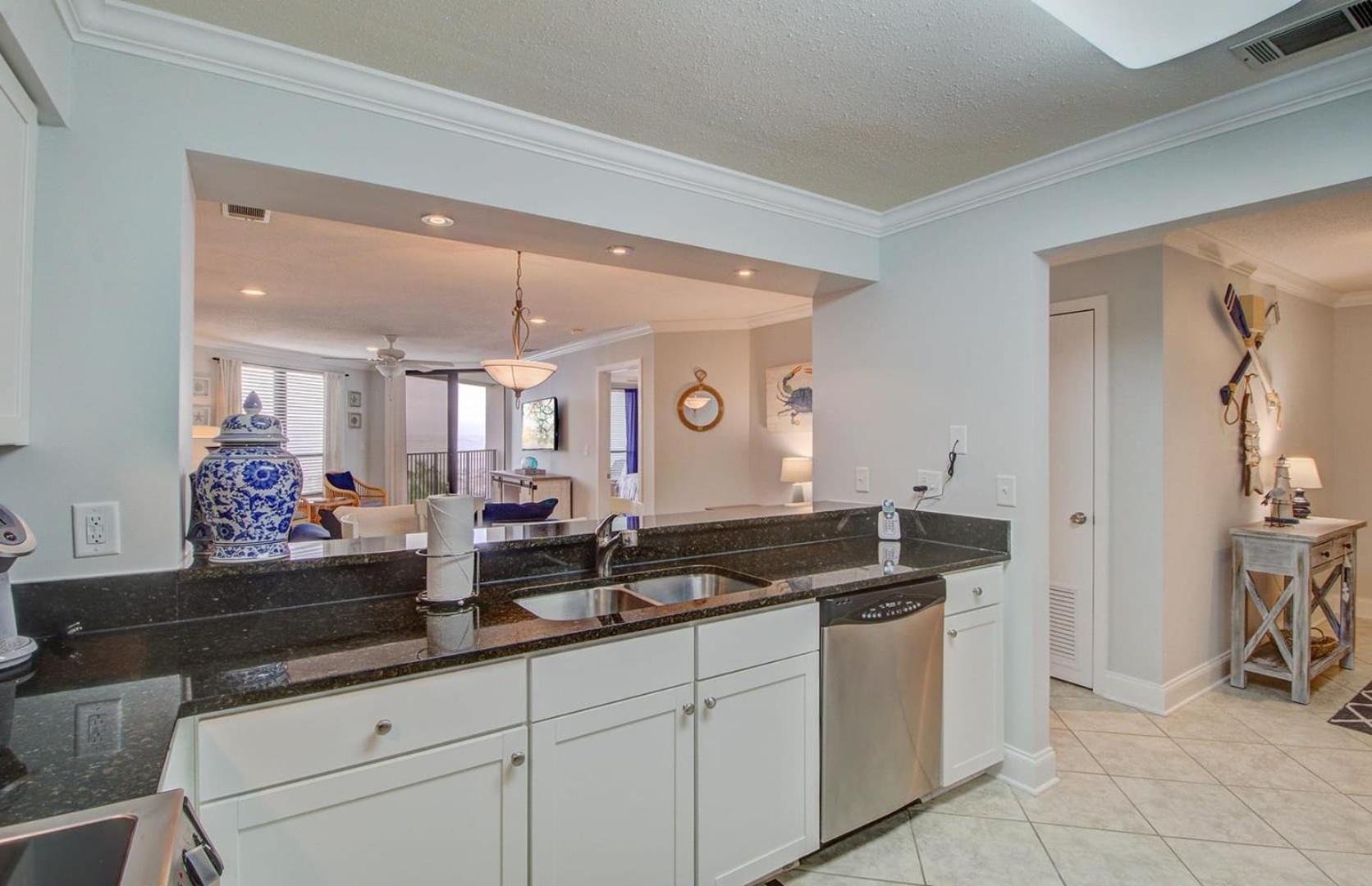308 Summerhouse by AvantStay Oceanview Condo w Community Pool Access