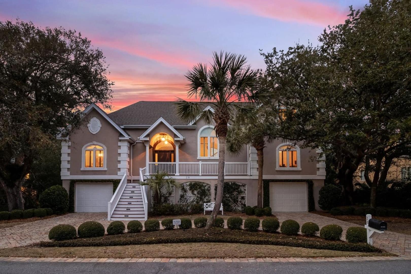28 Beachwood West by AvantStay Close to Beach Multiple Decks Private Pool