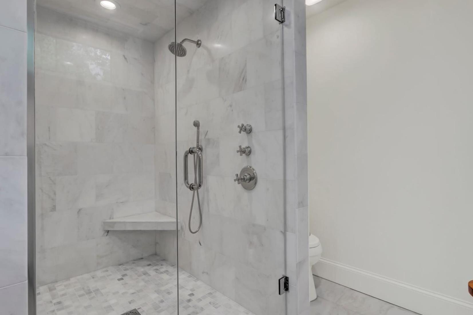 Be a Sullivans Local 1307 Cove Avenue by AvantStay Pool Outdoor Living