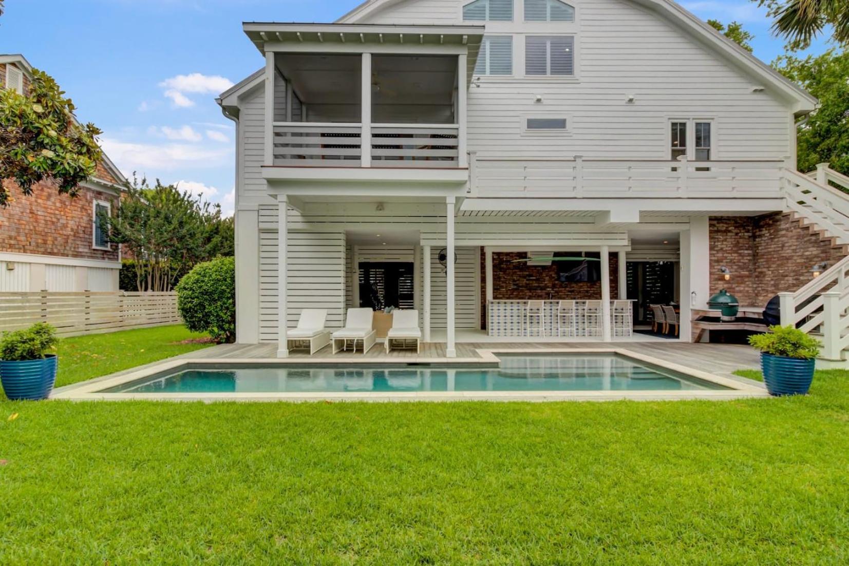 Be a Sullivans Local 1307 Cove Avenue by AvantStay Pool Outdoor Living
