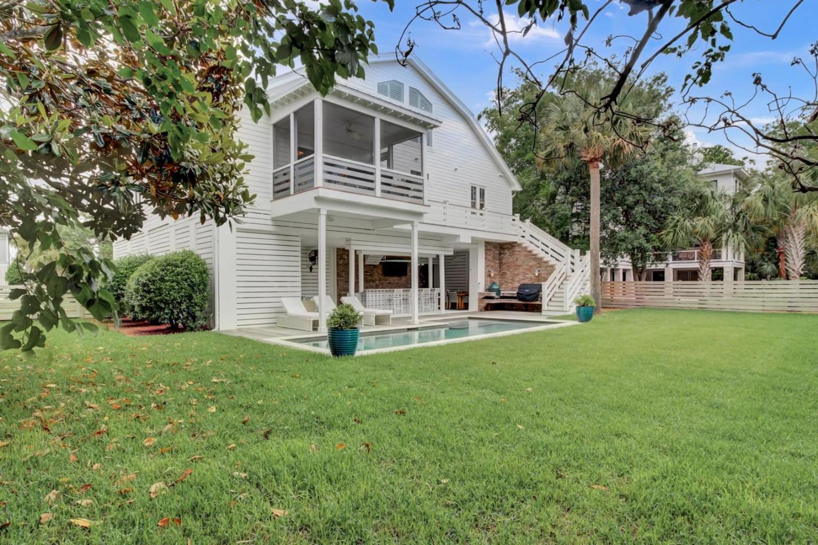 Be a Sullivans Local 1307 Cove Avenue by AvantStay Pool Outdoor Living