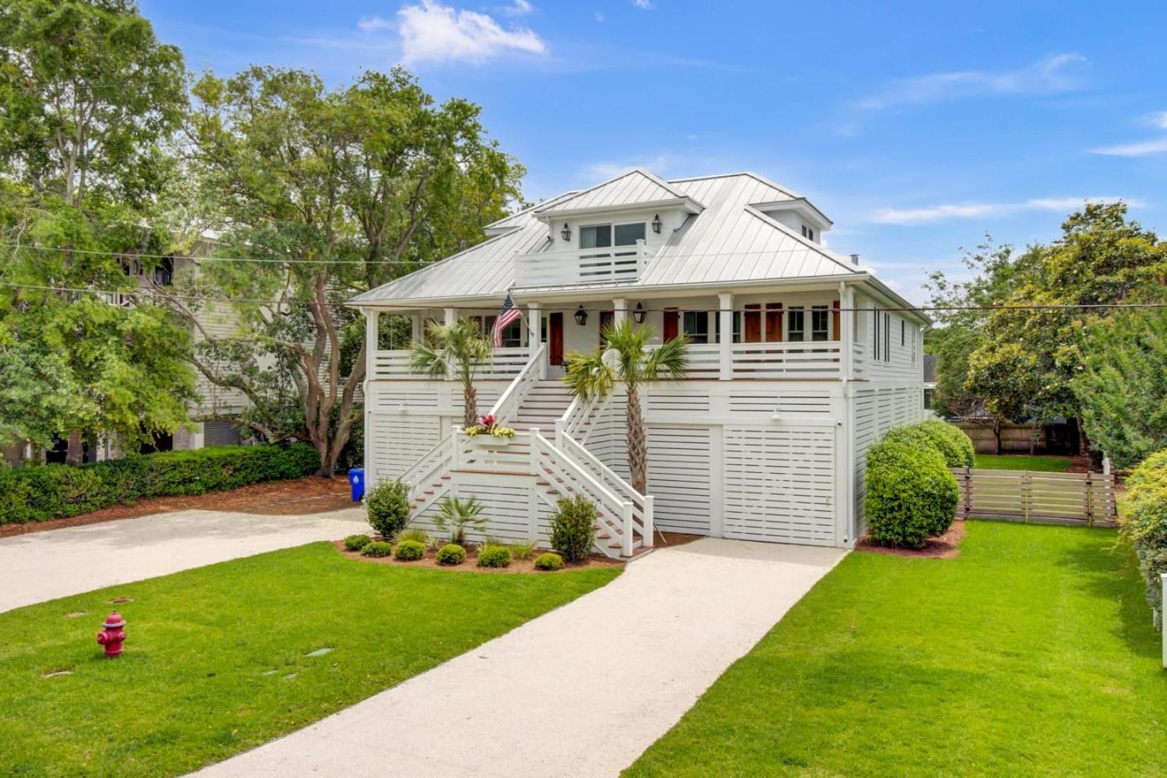 Be a Sullivans Local 1307 Cove Avenue by AvantStay Pool Outdoor Living