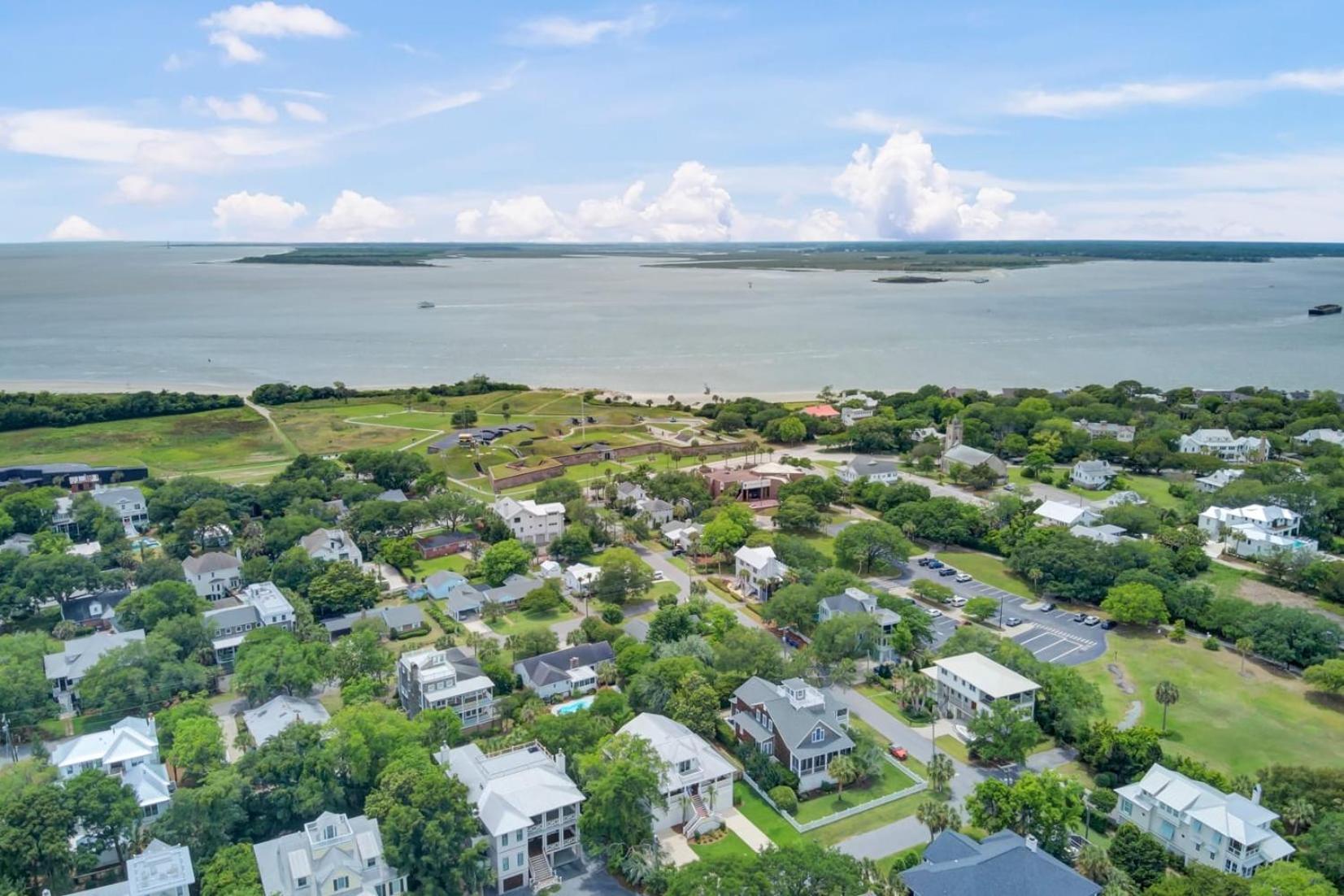Be a Sullivans Local 1307 Cove Avenue by AvantStay Pool Outdoor Living