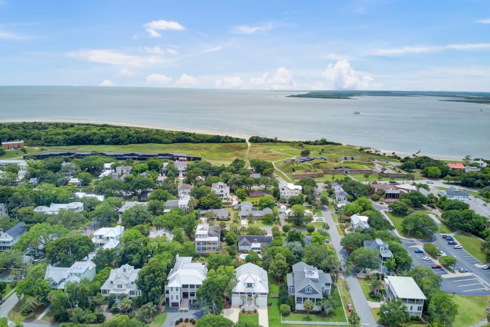 Be a Sullivans Local 1307 Cove Avenue by AvantStay Pool Outdoor Living