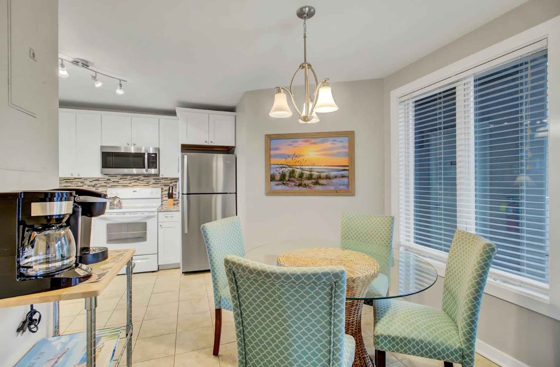 103 H Tidewater by AvantStay Walk to Beach Community Pool