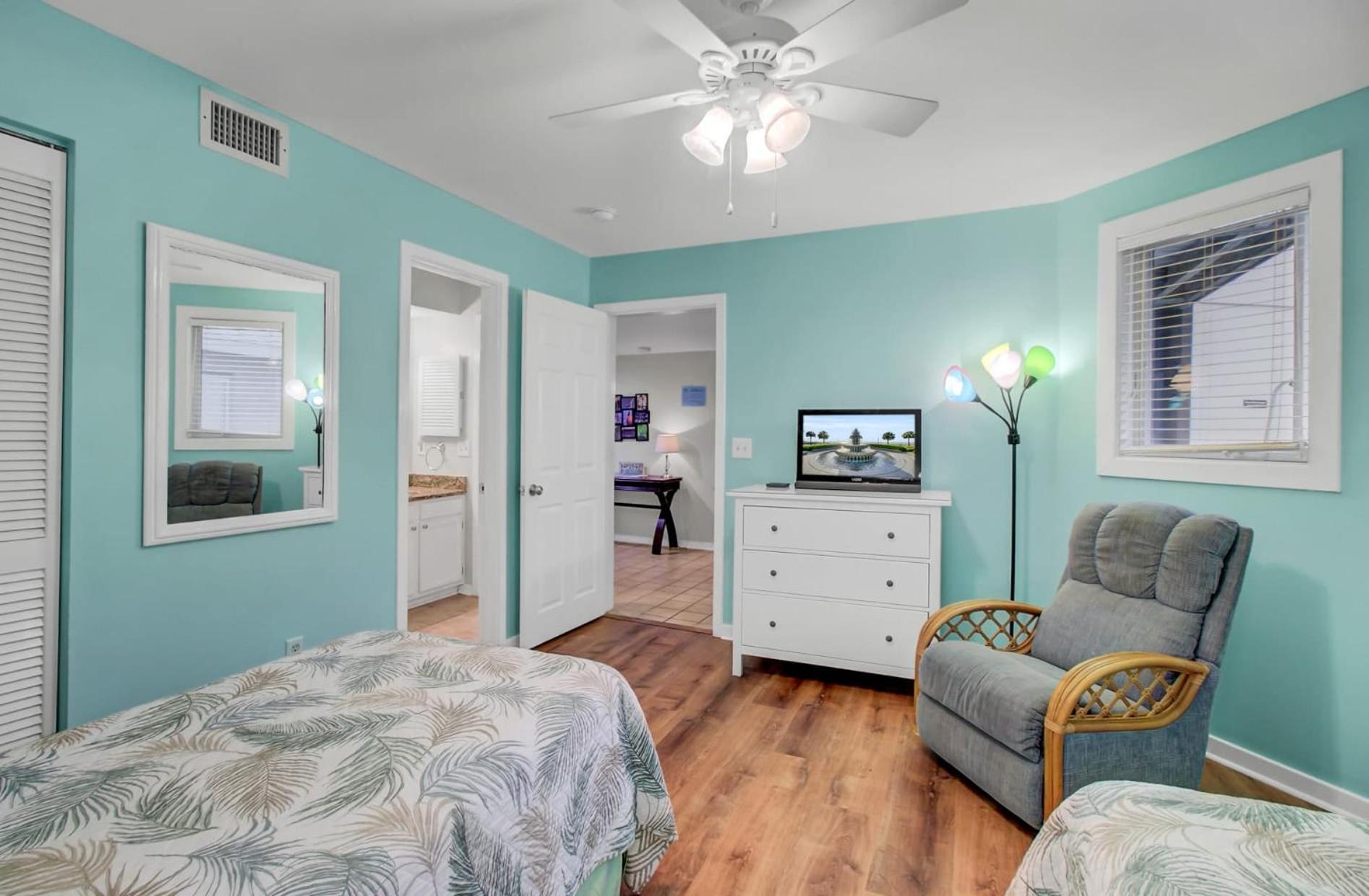 103 H Tidewater by AvantStay Walk to Beach Community Pool