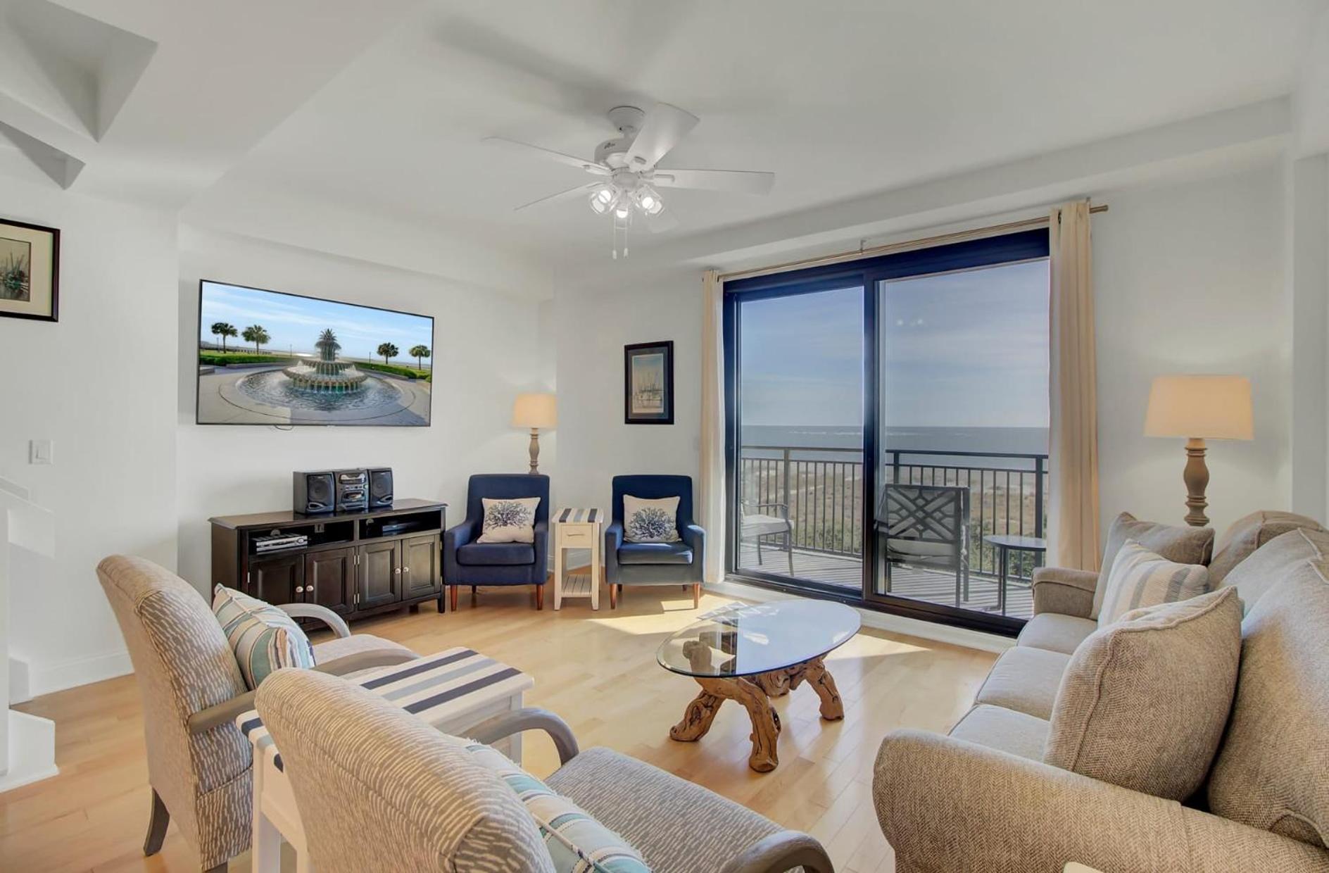 401 A Shipwatch by AvantStay Beachfront Condo w Community Pool Access