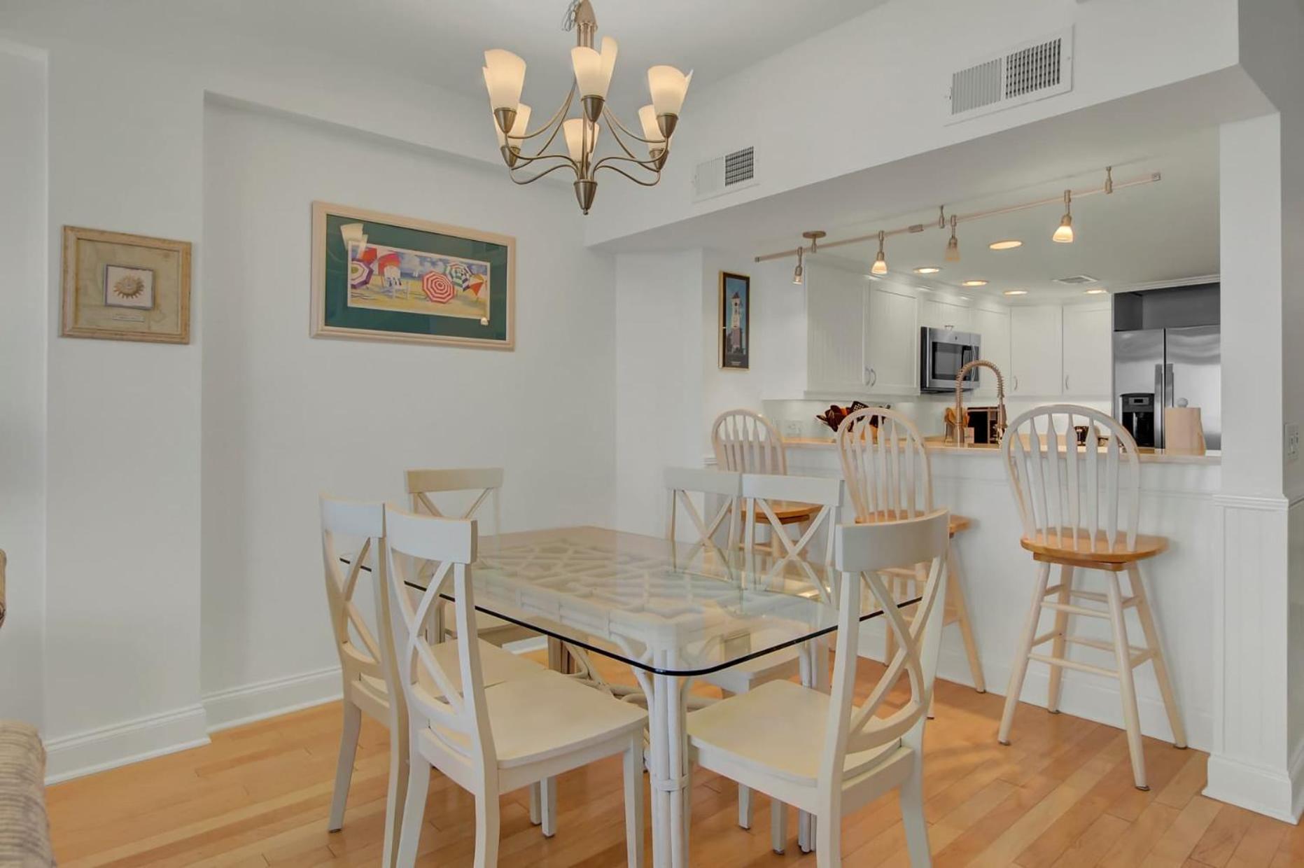 401 A Shipwatch by AvantStay Beachfront Condo w Community Pool Access