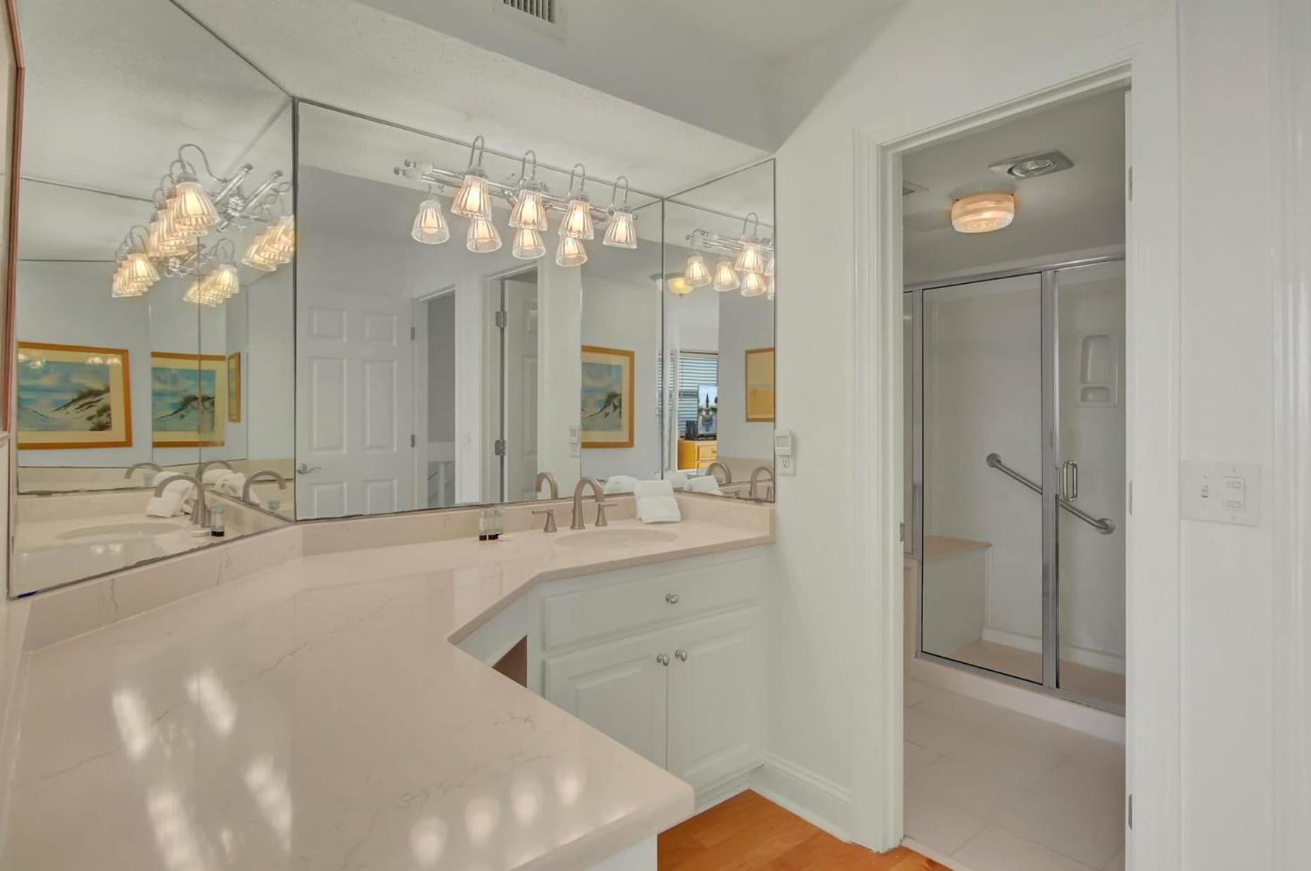 401 A Shipwatch by AvantStay Beachfront Condo w Community Pool Access