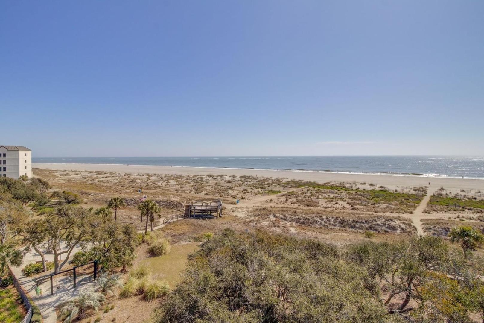 401 A Shipwatch by AvantStay Beachfront Condo w Community Pool Access