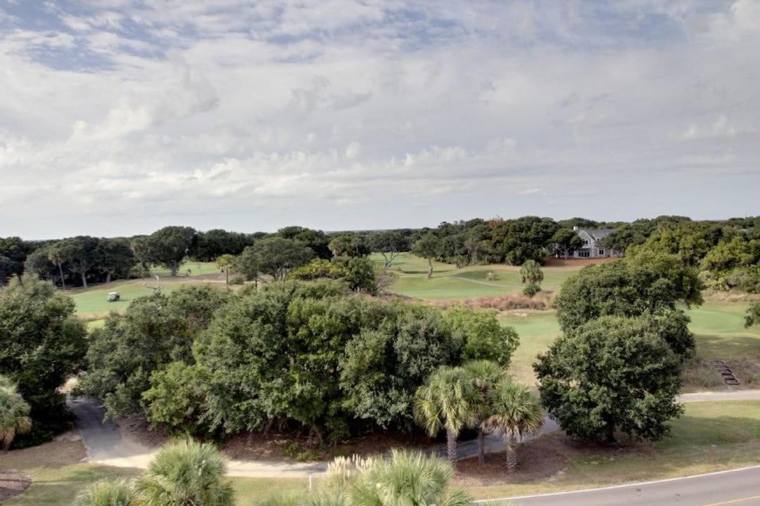 401 A Shipwatch by AvantStay Beachfront Condo w Community Pool Access